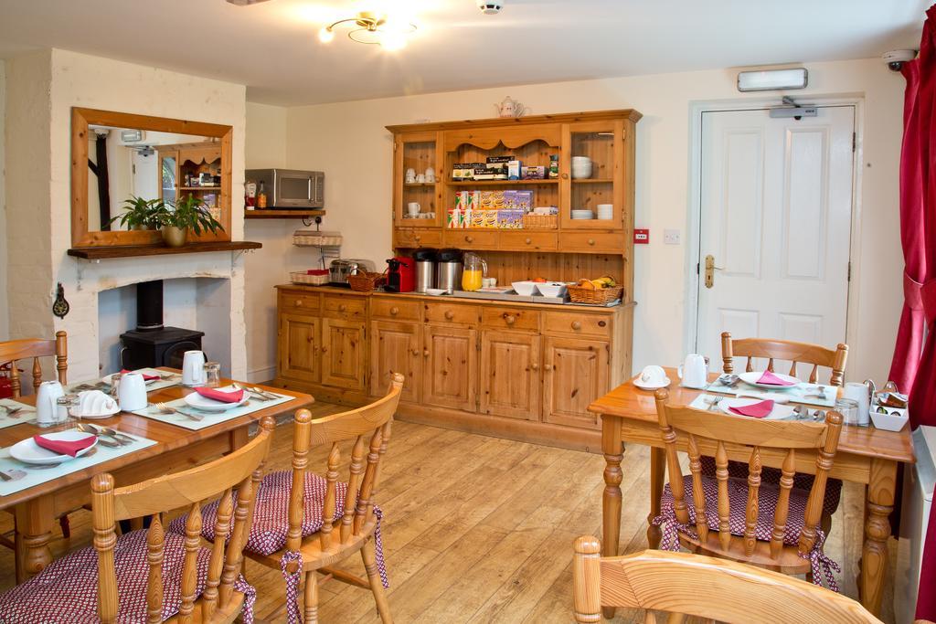 Bed and Breakfast Detling Coachhouse Мейдстон Экстерьер фото