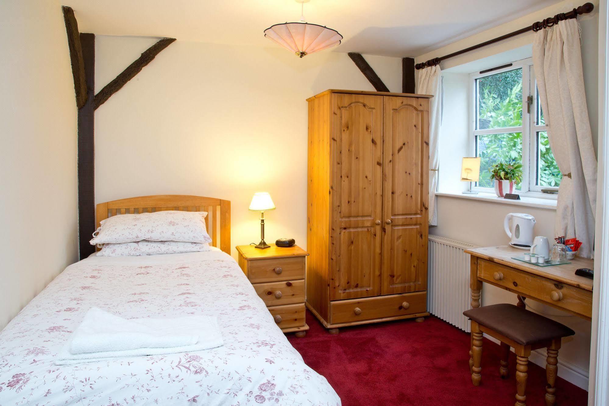 Bed and Breakfast Detling Coachhouse Мейдстон Экстерьер фото